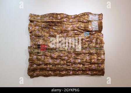 Werke von Jean-Michel Basquiat , Peter Doig , david Hockney , Bridget Riley , Radiohead x Stanley Donwood , wie man vollständig verschwinden 9-15 Oktober Christie Partner mit radiohead Thom Yorke zu präsentieren Kunstwerke von Stanley Donwood , erstellt für das Album Kid A , Angeboten in erster geöffnet 5-19 Oktober 2021 . 1-54 Neudefinition des Trends - Geschichten in der Entstehung kuratiert 9-15. Oktober 2021 . Bold Black British) Kuratiert von Aindrea Emelife, bis zum 21. Oktober wird Christie's in Zusammenarbeit mit der visionären Kuratorin Aindrea Emelife das Erbe schwarzer britischer Künstler präsentieren. Stockfoto