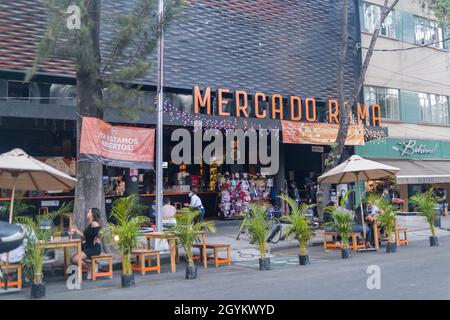 Vorderseite des berühmten Mercado Roma in Mexiko-Stadt Stockfoto