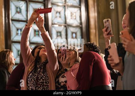 Karen Pence, die zweite Dame der Vereinigten Staaten, und ihr Mann Mike Pence, der Vizepräsident der Vereinigten Staaten, besuchten am 24. Januar 2020 die US-Botschaft in Rom. Karen Pence sprach mit in Italien stationierten militärischen Ehepartnern darüber, wie sie und die Regierung daran arbeiten, spezifische Probleme für militärische Ehepartner zu lösen. Stockfoto