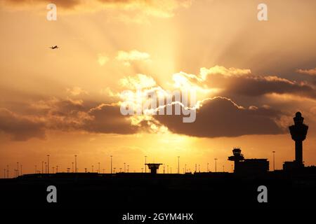 Flugzeug von Schiphol Airport, Amsterdam, Niederlande Stockfoto