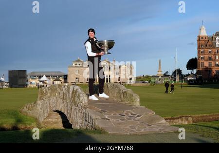 St Andrews, Großbritannien. Oktober 2021. Danny Willet (England), Gewinner der Alfred Dunhill Links Championship 2021 auf dem Old Course, St Andrews, Fife, Schottland. Kredit: SPP Sport Pressefoto. /Alamy Live News Stockfoto