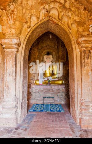 Buddha-Statue im Shwe Leik Too Tempel in Bagan, Myanmar Stockfoto