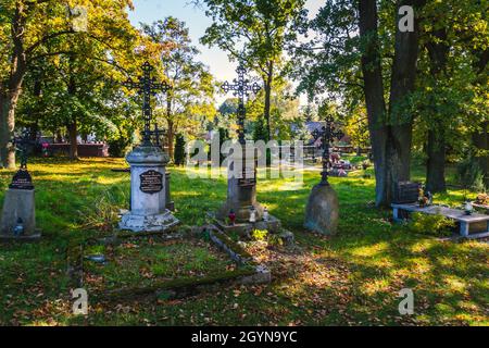 Alter katholischer Friedhof, in Polen gelegen. Stockfoto