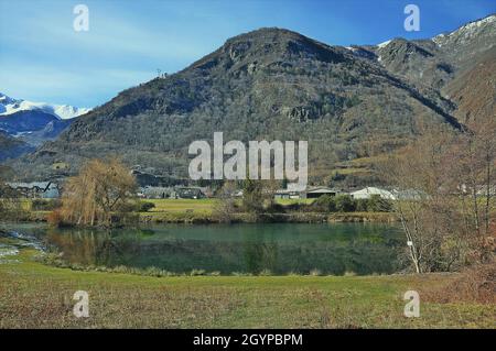 Der Badech-See liegt am Rande der Provinz Bagneres de Luchon der Oberen Garonne in der Region Midi-Pyrénées, Frankreich Stockfoto