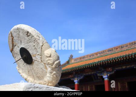 Sonnenuhr im Kaiserlichen Palast von Shenyang Stockfoto