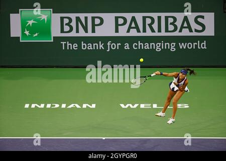Kalifornien, USA. Okt. 2021. 08. Oktober 2021 Emma Raducanu betreut Alaksandra Sasnovich bei den BNP Paribas Open 2021 im Indian Wells Tennis Garden in Indian Wells, Kalifornien. Obligatorischer Bildnachweis: Charles Baus/CSM Kredit: CAL Sport Media/Alamy Live News Stockfoto