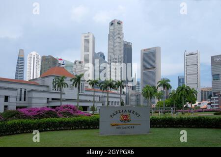 Das Parlamentsgebäude von Singapur, das im Oktober 1999 offiziell eröffnet wurde, beherbergt das Parlament von Singapur und befindet sich im Civic District Stockfoto