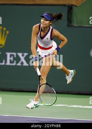 Kalifornien, USA. Okt. 2021. 08. Oktober 2021 Emma Raducanu betreut Alaksandra Sasnovich bei den BNP Paribas Open 2021 im Indian Wells Tennis Garden in Indian Wells, Kalifornien. Obligatorischer Bildnachweis: Charles Baus/CSM Kredit: CAL Sport Media/Alamy Live News Stockfoto