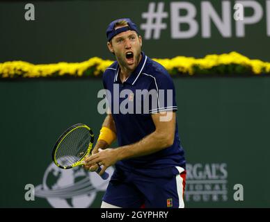 Kalifornien, USA. Okt. 2021. 08. Oktober 2021 Jack Sock reagiert auf den Sieg gegen den Australier John Millman bei den BNP Paribas Open 2021 im Indian Wells Tennis Garden in Indian Wells, Kalifornien. Obligatorischer Bildnachweis: Charles Baus/CSM Kredit: CAL Sport Media/Alamy Live News Stockfoto