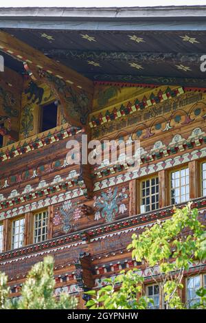 Nahaufnahme eines Schweizer Chalets - Simmental, Berner Oberland, Schweiz Stockfoto