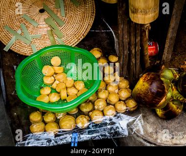 Palm Sugar Candy zum Verkauf auf den Straßen zum Angkor Wat Tempel. Stockfoto