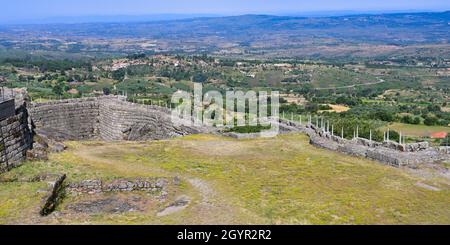 Burgmauer, Linhares de Beira, Historisches Dorf rund um die Serra da Estrela, Castelo Branco, Beira, Portugal Stockfoto