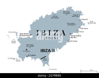 Ibiza, graue politische Landkarte. Teil der Balearen, einer Inselgruppe und autonomen Gemeinschaft Spaniens im Mittelmeer. Stockfoto