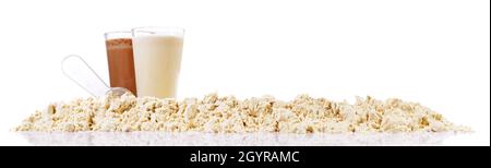 Protein Powder Banner mit Schokolade und Vanille Shake isoliert auf weißem Hintergrund. Stockfoto