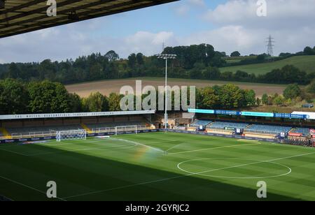 High Wycombe, Großbritannien. Oktober 2021. Gesamtansicht des Stadium-Vormatches während des Sky Bet League 1-Spiels zwischen Wycombe Wanderers und Gillingham im Adams Park, High Wycombe, England am 9. Oktober 2021. Foto von Andy Rowland. Quelle: Prime Media Images/Alamy Live News Stockfoto