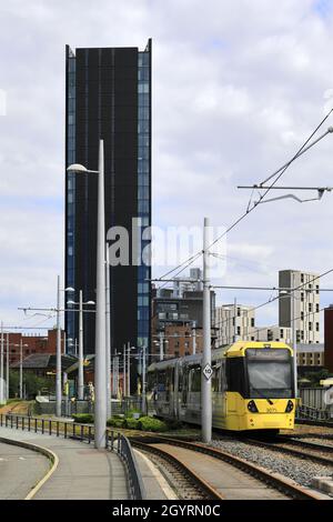 Metrolink Straßenbahn am Bahnhof Deansgate-Castlefield, Manchester, Lancashire, England, Großbritannien Stockfoto