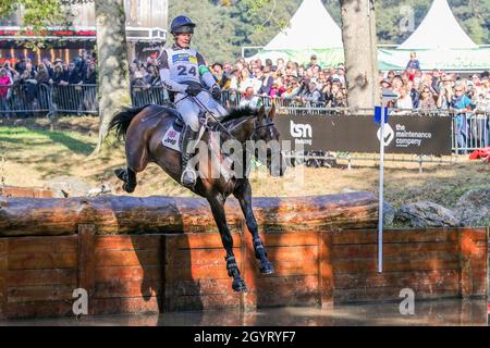 ENSCHEDE, NIEDERLANDE - 9. OKTOBER: William Fox-Pitt GBR mit Grafennacht während des militärischen Boekelo Cross Country am 9. Oktober 2021 in Enschede, Niederlande (Foto: Albert ten Hove/Orange Picts) Stockfoto