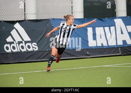 Turin, Italien. Oktober 2021. 09. Oktober 2021 Vinovo - Torino Valentina Cernoia (Juventus Women) während der italienischen womenÕs-Meisterschaft, Serie A Fußballspiel zwischen Juventus FC und Napoli Femminile im Juventus Training Center in Vinovo, Italien - Foto Nderim Kaceli / Alamy Live News Credit: Nderim Kaceli/Alamy Live News Stockfoto