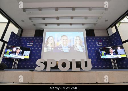 Prag, Tschechische Republik. Oktober 2021. Wahlstab der Koalition Spolu (zusammen) während der Wahlen zur Abgeordnetenkammer des Parlaments der Tschechischen Republik in Prag, Tschechische Republik, 9. Oktober 2021. Quelle: VIT Simanek/CTK Photo/Alamy Live News Stockfoto