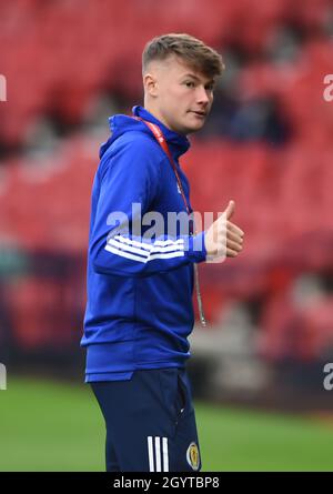 Glasgow, Schottland, Großbritannien. Oktober 2021. Nathan Patterson aus Schottland vor dem Qualifikationsspiel der FIFA-Weltmeisterschaft im Hampden Park, Glasgow. Bildnachweis sollte lauten: Neil Hanna / Sportimage Kredit: Sportimage/Alamy Live News Stockfoto