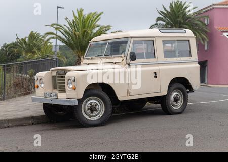 LA PALMA, SPANIEN-2. OKTOBER 2021: 1958 Land Rover Santana 88 Especial Stockfoto