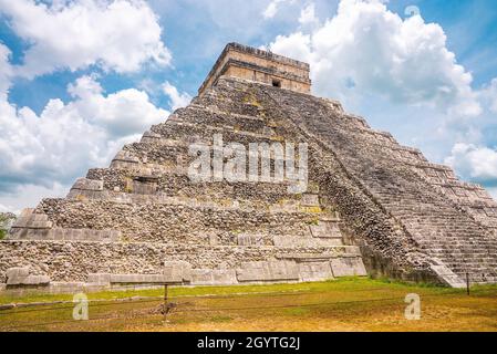 Alte Ruinen des Tempels von Kukulkan große Pyramide in Chichen Itza Stockfoto