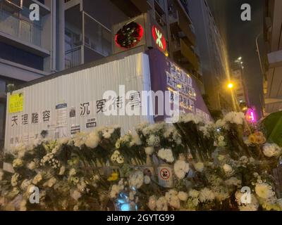 Hongkong -1 Oktober 2019: Die Zeremonie des Angriffs von 831 in mong kok.Nachdem die Regierung ein neues Anti-Maskengesetz aufgestellt hat, beenden die Bürger die Zeremonie nie am Bahnhof Prince Edward Stockfoto