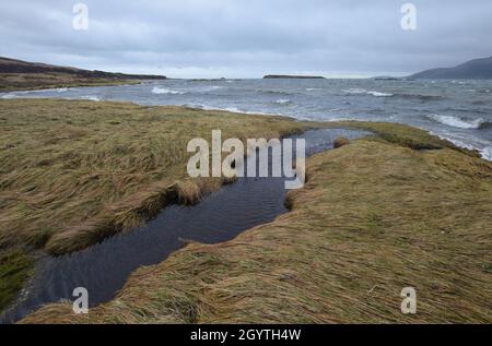 Die Südküste der Isle of Jura mit Castle Claig Stockfoto