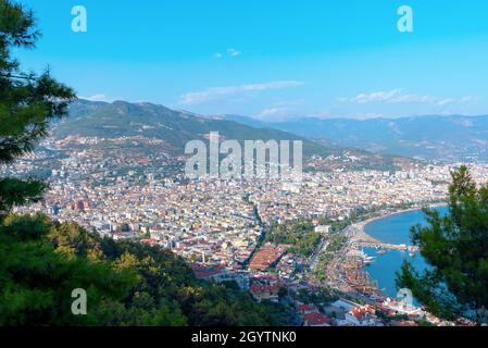 Blick auf die Stadt Alanya - eines der berühmtesten Resorts in der türkei im Sommer Stockfoto