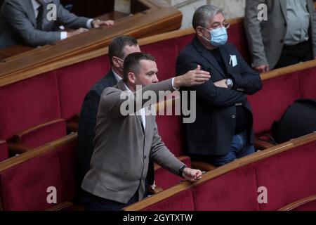 Nicht exklusiv: KIEW, UKRAINE - 08. OKTOBER 2021 - die Abgeordneten werden während der Parlamentssitzung in Kiew, der Hauptstadt der Ukraine, abgebildet Stockfoto