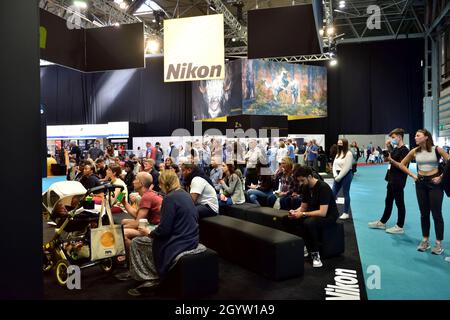 Nikon School Bühne stehen und reden auf der „The Photography Show & The Video Show“ National Exhibition Centre (NEC) Birmingham, Großbritannien Stockfoto