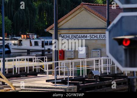 Berlin, Deutschland. Oktober 2021. Blick auf die Schleuse Mühlendamm im Bezirk Mitte. Quelle: Stefan Jaitner/dpa/Alamy Live News Stockfoto