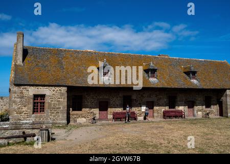 Architektonische Gebäude, in der Bretagne der Tourismus ist in einer Krise durch Covid-19. Saint-Malo. Frankreich. Stockfoto