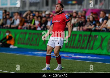 LONDON, GROSSBRITANNIEN. Oktober 2021. Brett Connon aus Newcastle Falcons legt während des Spiels der Gallagher Premiership Rugby-Runde 4 zwischen Saracens und Newcastle Falcons am Samstag, den 09. Oktober 2021, im StoneX Stadium einen Conversion-Kick ab. LONDON, ENGLAND. Kredit: Taka G Wu/Alamy Live Nachrichten Stockfoto