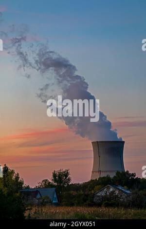 Oak Harbor, Ohio - der Kühlturm des Davis-Besse Kernkraftwerk, 26 Meilen östlich von Toledo. Stockfoto