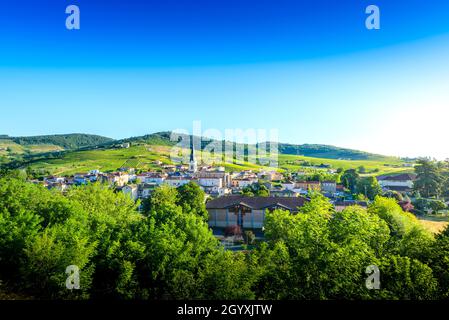 Le Perreon et les lueurs matinales, Le Beaujolais Stockfoto