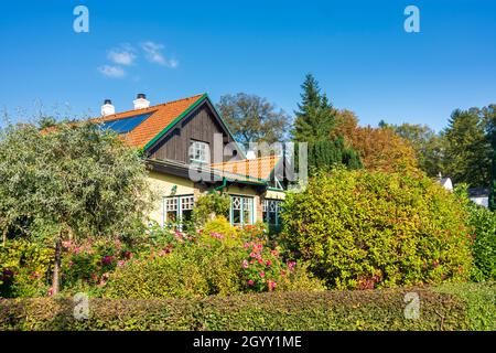 St. Andrä-Wördern: Haus und Garten in Hadersfeld in Wienerwald, Wienerwald, Niederösterreich, Niederösterreich, Österreich Stockfoto