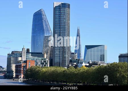 Der Oxo Tower, One Blackfriars (die Vase), South Bank Tower, Blick von der Waterloo Bridge, London. VEREINIGTES KÖNIGREICH Stockfoto