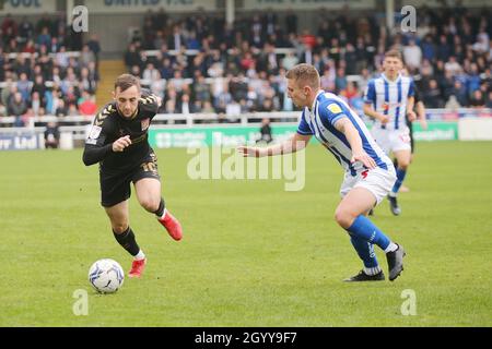 HARTLEPOOL, GROSSBRITANNIEN. OKT. Northamptons Dylan Connolly lädt sich während des Sky Bet League 2-Spiels zwischen Hartlepool United und Northampton Town im Victoria Park, Hartlepool, am Samstag, den 9. Oktober 2021 ein. (Kredit: Harry Cook | MI News) Kredit: MI Nachrichten & Sport /Alamy Live News Stockfoto