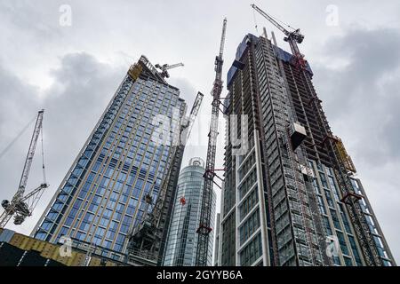 Wolkenkratzer im Bau in Nine Elms, London, England Stockfoto