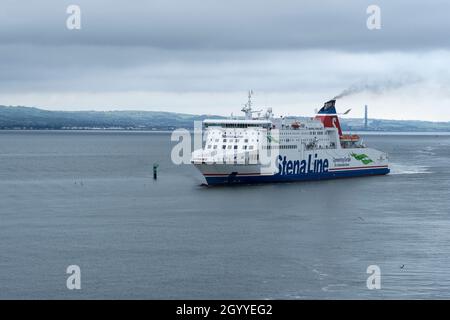 Die Stena Line Superfast VII Fähre fährt entlang des Belfast Lough in Richtung Belfast Port Nordirland Stockfoto