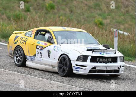 San Marino Stadtkurs, San Marino, Republik San Marino, 08. Oktober 2021, ERRANI RICCARDO (MON) BIONDI RICCARDO - FORD MUSTANG GT während der Rallye Stockfoto