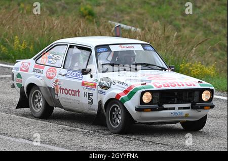 San Marino Urban Circuit, San Marino, Republik San Marino, 08. Oktober 2021, SANTOLINI LORIS (SMR) GASPERONI DAVIDE (SMR) - FORD ESKORTIEREN RS während Stockfoto