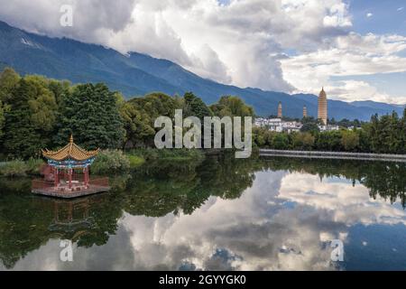 Chinesische Pagode und drei Pagoden in Dali, Yunnan Stockfoto