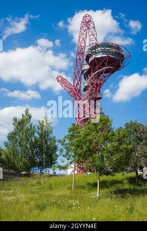 Der ArcelorMittal Orbit ist ein 114.5 Meter hoher Skulptur- und Aussichtsturm im Queen Elizabeth Olympic Park in Stratford, London. Stockfoto