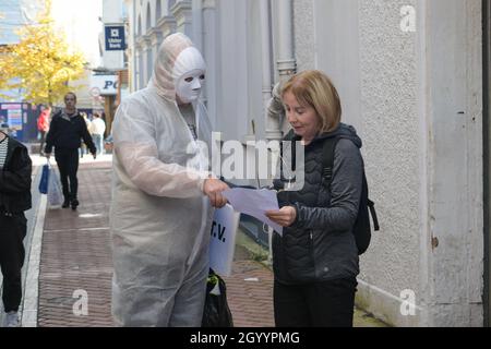 Cork City, Cork, Irland. Oktober 2021. In Cork fand eine stille Demonstration statt, um gegen die Pandemie von Covid 19 zu protestieren. Kredit; Karlis Dzjamko / Alamy Live News Stockfoto