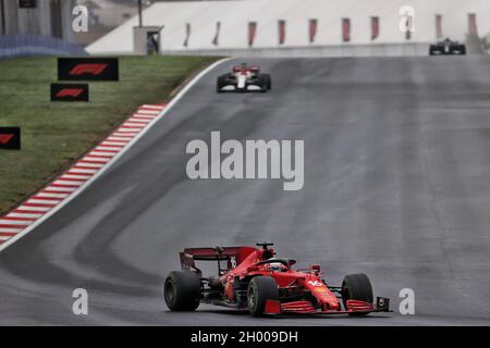 Istanbul, Türkei. Oktober 2021. Charles Leclerc (MON) Ferrari SF-21. 10.10.2021. Formel 1 Weltmeisterschaft, Rd 16, Großer Preis Der Türkei, Istanbul, Türkei, Wettkampftag. Bildnachweis sollte lauten: XPB/Press Association Images. Quelle: XPB Images Ltd/Alamy Live News Stockfoto