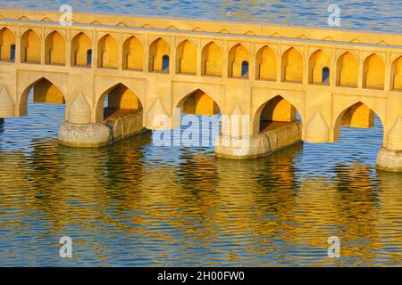 Miniatur von Si-o-se pol, Allahverdi Khan Brücke, Brücke von 33 Bögen in der Türkei ausgestellt. Original-Brücke ist in Isfahan Iran Stockfoto