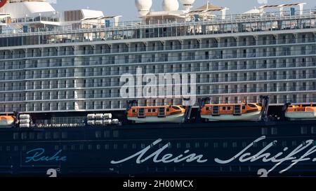 Heraklion, Griechenland - 20. August 2021 - die 'Mein Schiff 5' der Reederei 'TUI Cruises' im Hafen von Heraklion Stockfoto