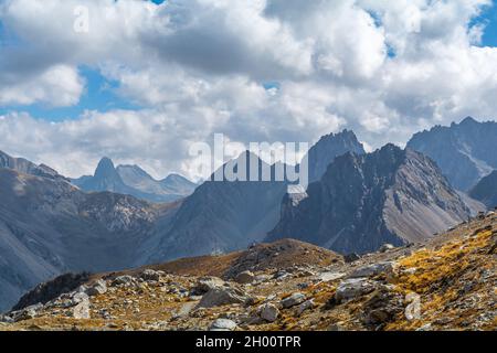 Die Berge der Provinz Cuneo mit ihren alpinen Seen. Auf etwa 2,800 Meter über dem Meeresspiegel, im Süden des Piemont, Szenarien von seltenen Ba Stockfoto